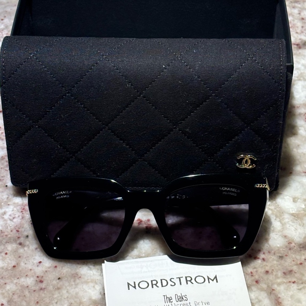 CHANEL Elegant Polarized Black Sunglasses - Picture 2 of 6